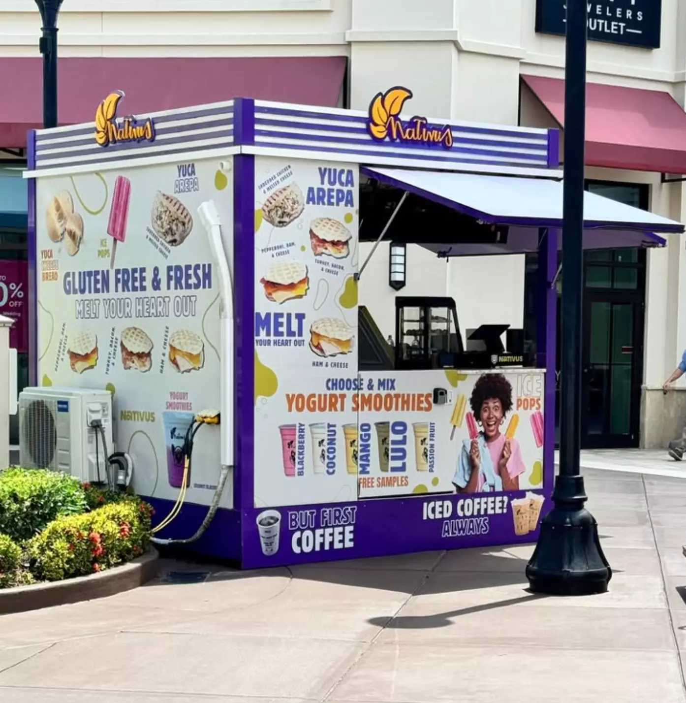 1-14-1.webp Mobile Kiosk – Food Truck 9.8FT X 9.8FT - Image 1