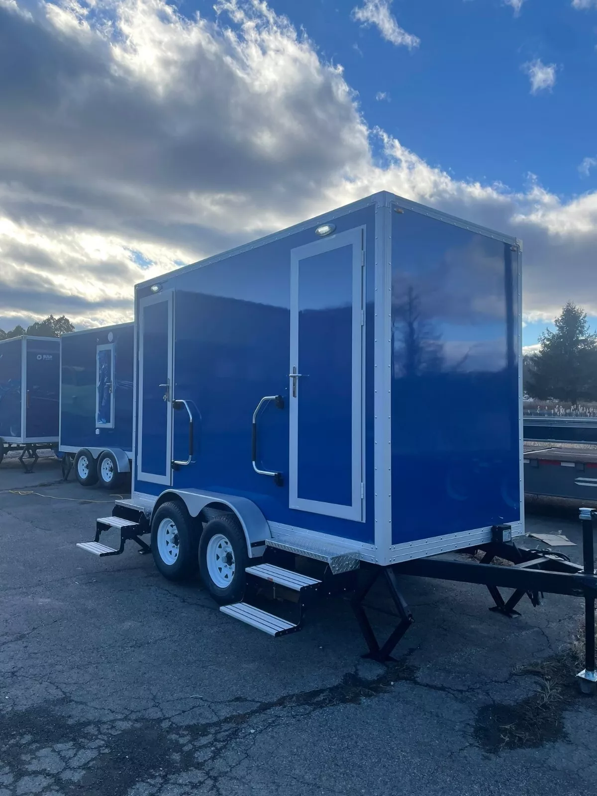 1-20-2.webp New luxury Restroom Trailer, Trailer Manufacturers, Mobile Bathroom Porta potty - Image 1