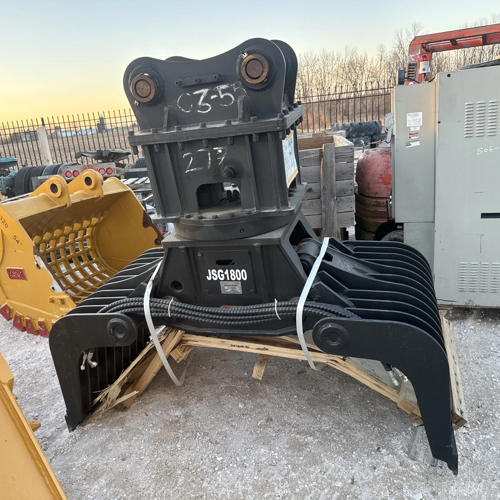 1-44-1.webp Cat 315 Clam Grapple Demolition Excavator New 70 Mm Pin Rotating New - Image 1
