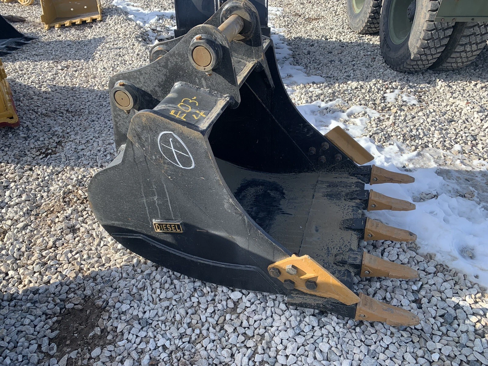 1-47.webp 36 Inch Excavator Bucket Cat 311 312 313 314 Kobelco 140 Deere Hitachi ZX120 New - Image 1