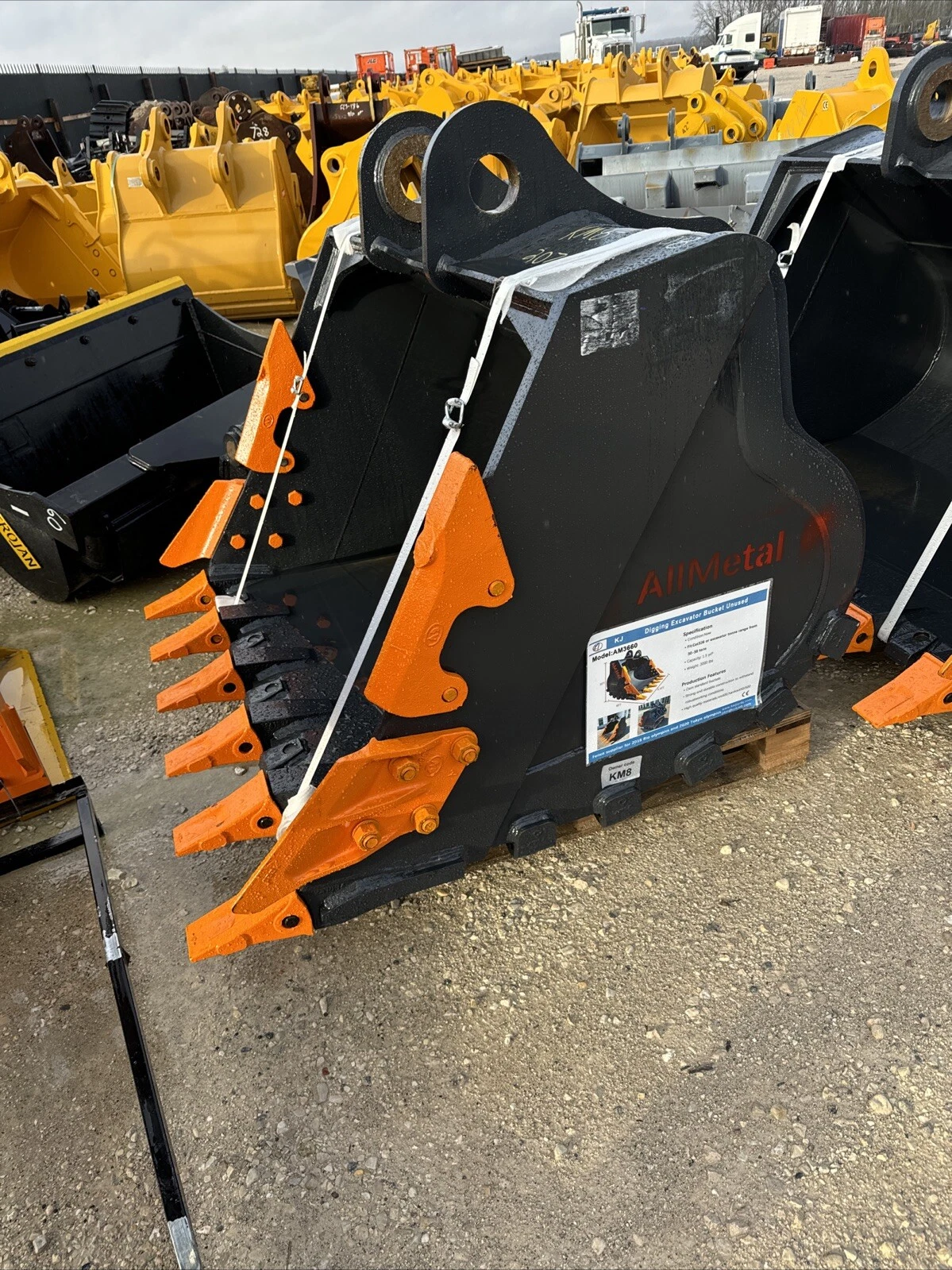 1-8-2.webp Cat 336 60 Inch Excavator Tooth Bucket 90 100 Mm Pin Caterpillar New AM3660 KJ - Image 1