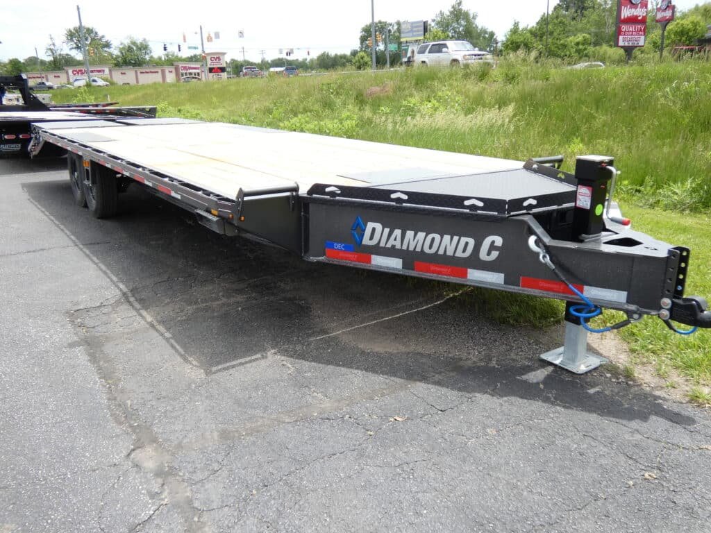 2025-diamond-c-dec207-102-x-26-149k-149k-deck-over-trailer-with-max-ramps-1-1.jpg 2025 Diamond C DEC207 102″x 24′ 14.9k 14.9k Deck-Over Trailer With MAX Ramps Stock #299370 Deck-Over Trailer – Spencer Trailers - Image 1
