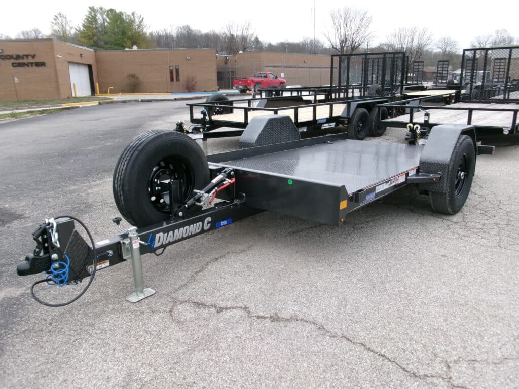 KODAK Digital Still Camera 2025 Diamond C DSA107 77″x 12′ 7k Single Axle Tilt Trailer Stock #294539 – Spencer Trailers - Image 1