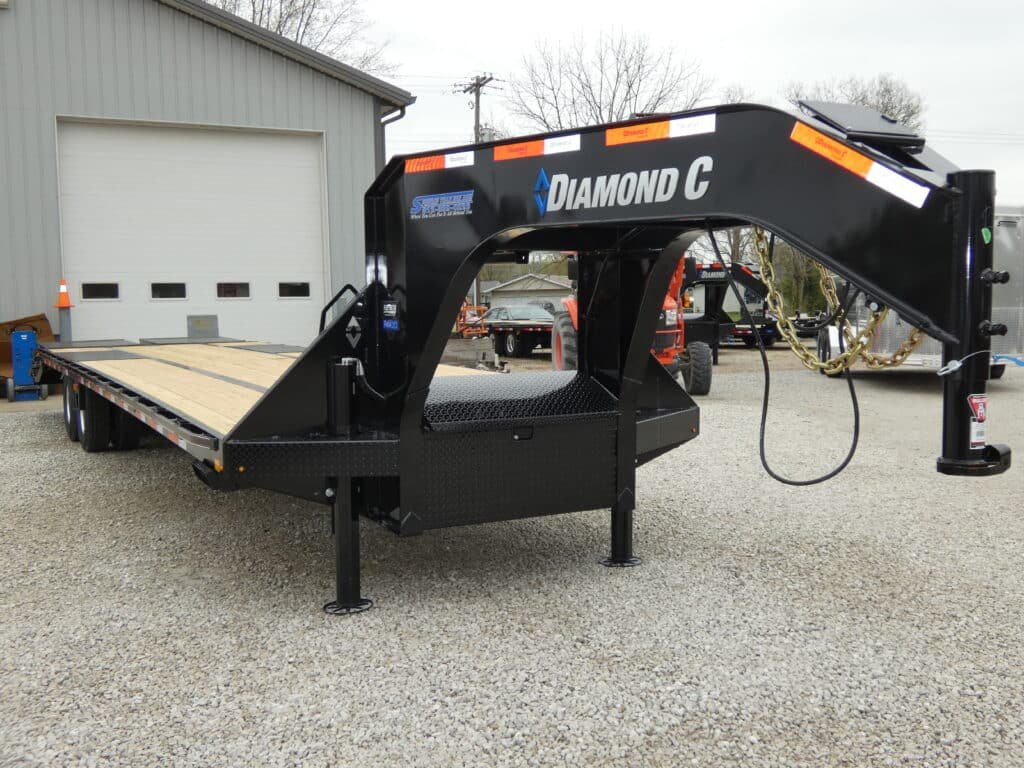 2025-diamond-c-fmax212-102-x-35-259k-equipment-trailer-with-max-ramps-stock.jpg 2025 Diamond C FMAX212 102″x 35′ 25.9k Equipment Trailer With MAX Ramps Stock #298921 Goose Neck Trailer – Spencer Trailers - Image 1