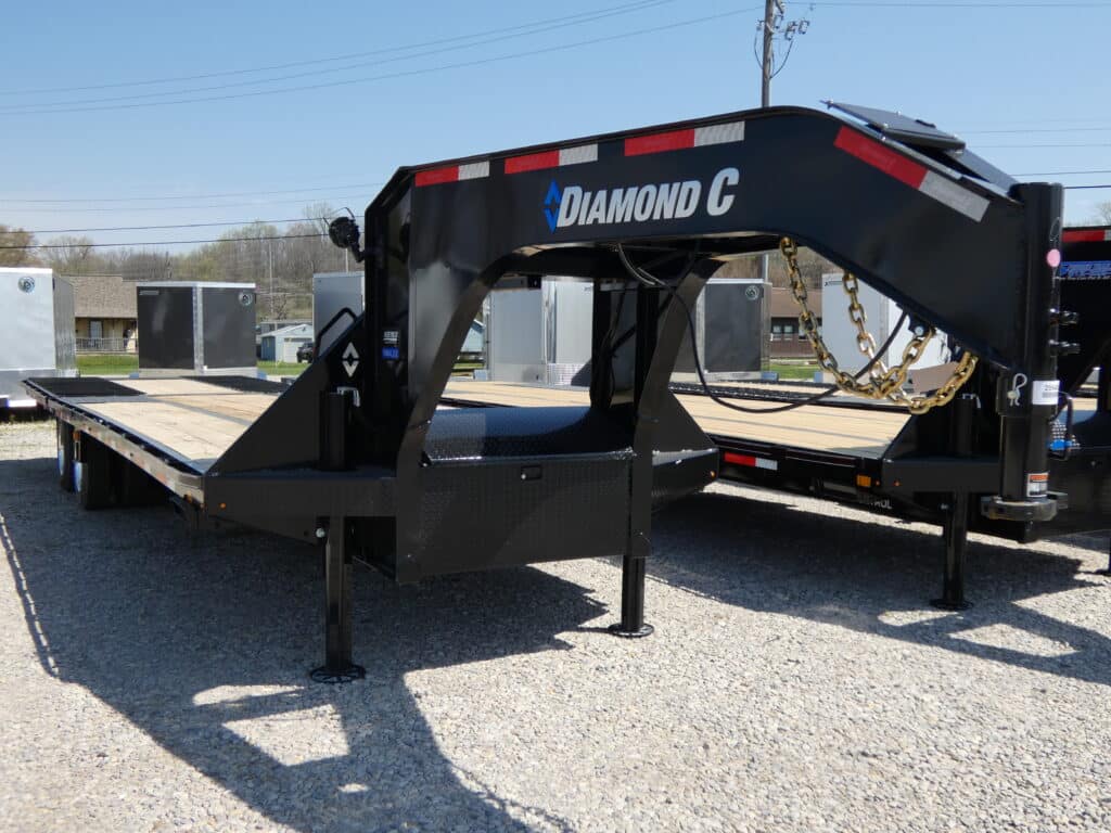 2025-diamond-c-fmax212-hdt-102-x-32-259k-hydraulic-dovetail-equipment-3.jpg 2025 Diamond C FMAX212 HDT 102″x 32′ 25.9k Hydraulic Dovetail Equipment Trailer Stock #299455 Goose Neck Trailer – Spencer Trailers - Image 1