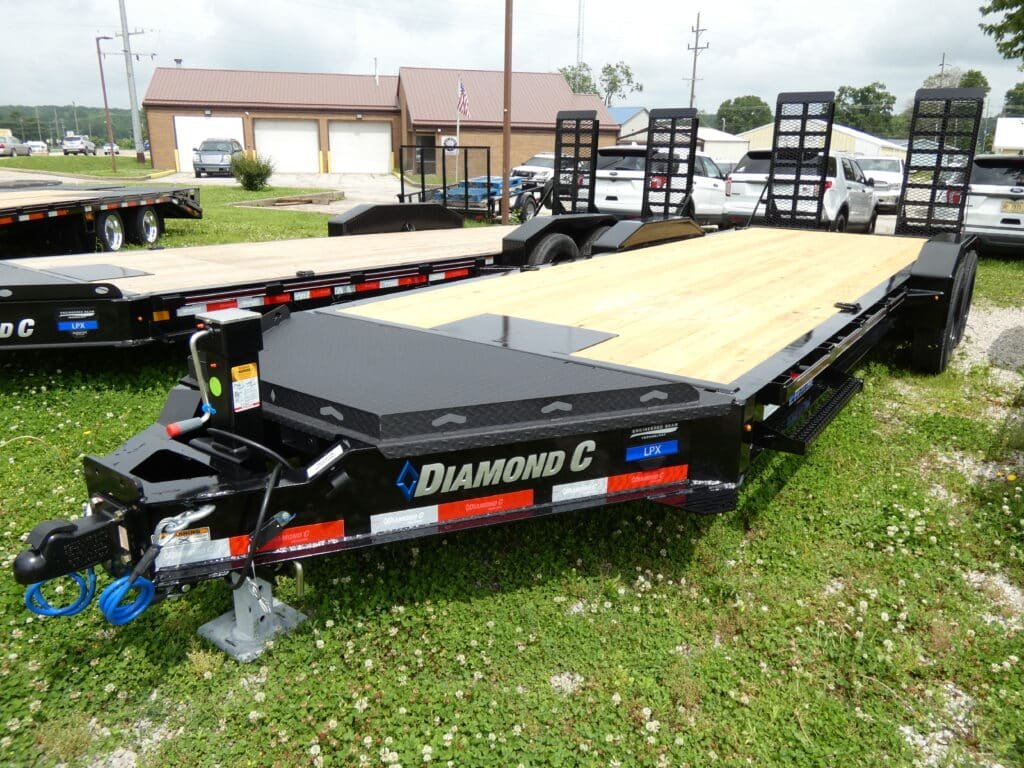 2025-diamond-c-lpx208s-82-x-22-18k-equipment-trailer-with-hd-flip-knee-ramps.jpg 2025 Diamond C LPX208S 82″x 22′ 18k Equipment Trailer With HD Flip-Knee Ramps Stock #302058 – Spencer Trailers - Image 1