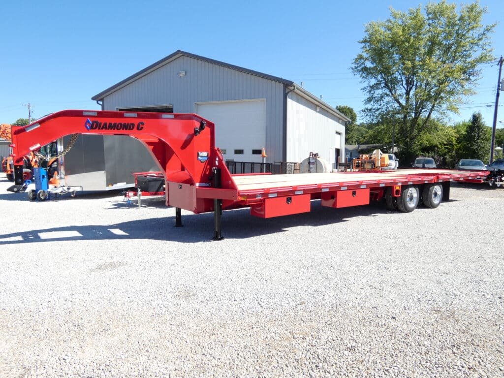 2026-diamond-c-fmax212-hdt-102-x-32-259k-hydraulic-dovetail-equipment-1.jpg 2026 Diamond C FMAX212 HDT 102″x 32′ 25.9k Hydraulic Dovetail Equipment Trailer Stock #303705 Gooseneck Trailer – Spencer Trailers - Image 1