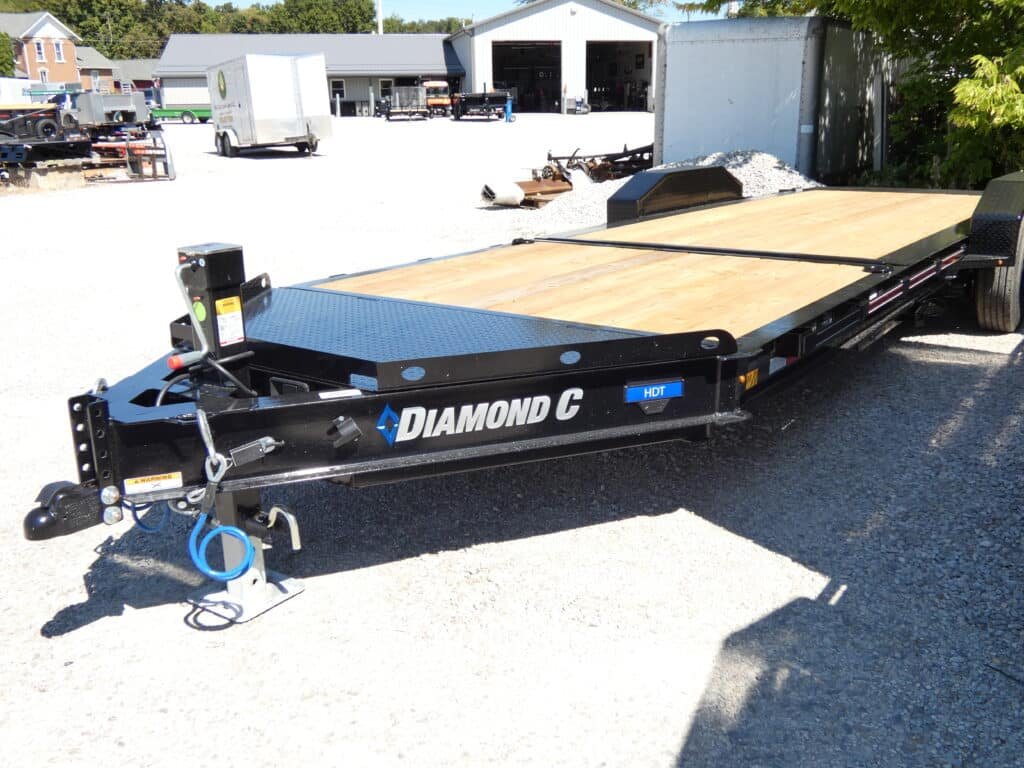 2026-diamond-c-hdt207-82-x-22-149k-split-deck-tilt-equipment-trailer-stock.jpg 2026 Diamond C HDT207 82″x 22′ 14.9k Split-Deck Tilt Equipment Trailer Stock #304362 – Spencer Trailers - Image 1