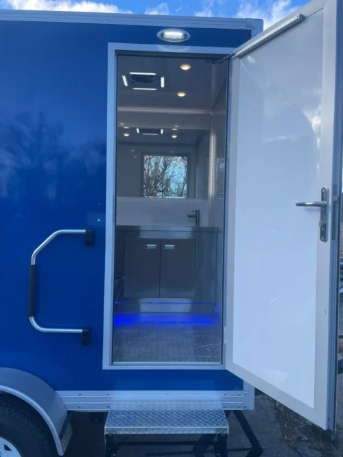 New luxury Restroom Trailer, Trailer Manufacturers, Mobile Bathroom Porta potty - Image 4