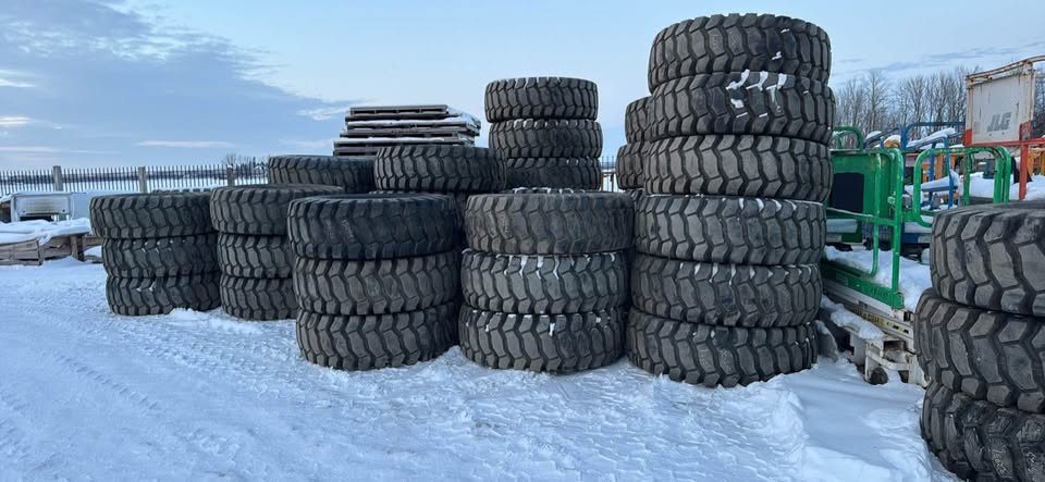 473723360_10235847852285539_1533497586270648765_n.jpg new take of 20.5-25 wheel loader tires - Image 1