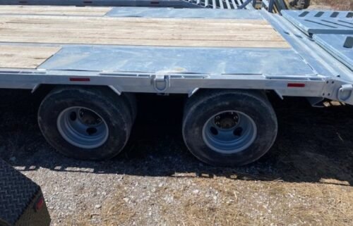 2023 Triumph 25' Equipment Float Trailer - Image 6