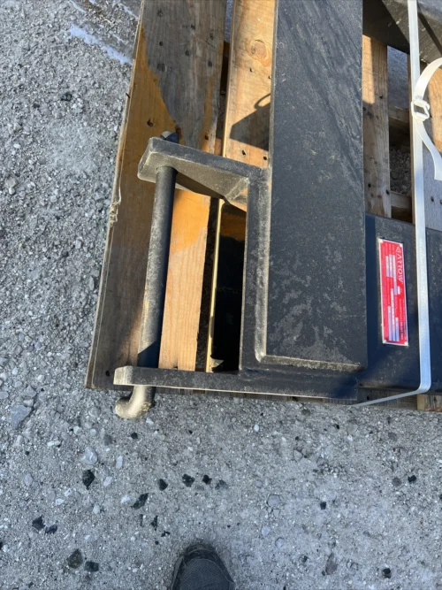Arrow semi truck trailer mover Fork Lift Fifth Wheel Forklift Cat Skytrak New - Image 3