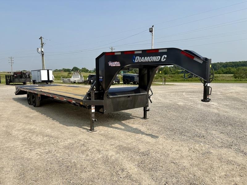 B5A9CF13-C0B8-4DBE-A133-E98244142663-1-1.jpg 2025 Diamond C FMAX208 28′ x 102″ 18k Engineered Beam With Max Ramps - Image 1