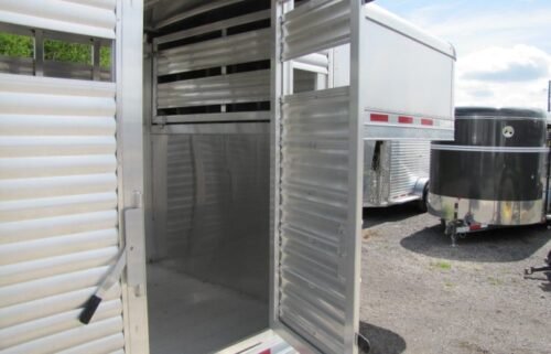 2023 Adams Trailers 16′ Gooseneck Aluminum Stock Trailer - Image 2