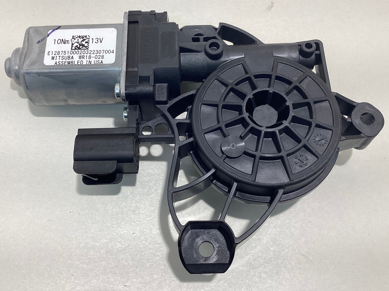 IMG_1337__73141.1728309633.jpg 2022-2023 Ford Maverick Driver Front Door Window Motor / MV003 - Image 1