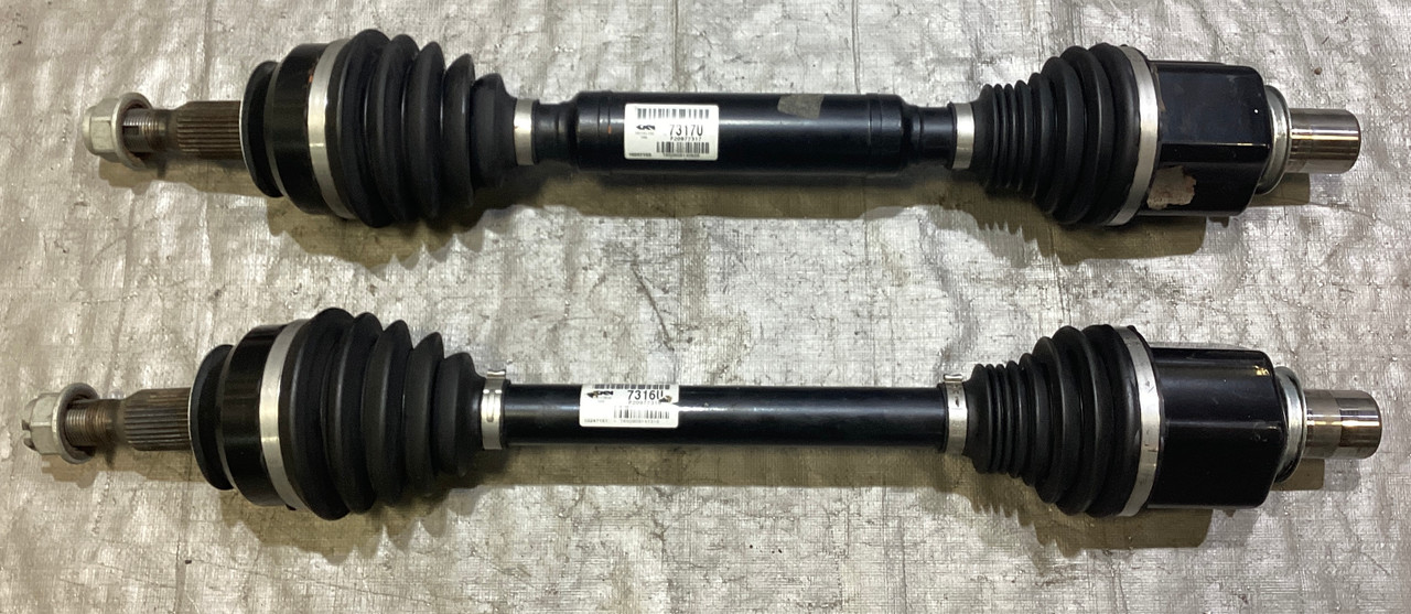 IMG_1748__87083.1724676423.jpg 2014-2015 Chevrolet C7 Corvette Stingray Rear Axles Half Shafts / Pair / Manual / 54K C7005 - Image 1