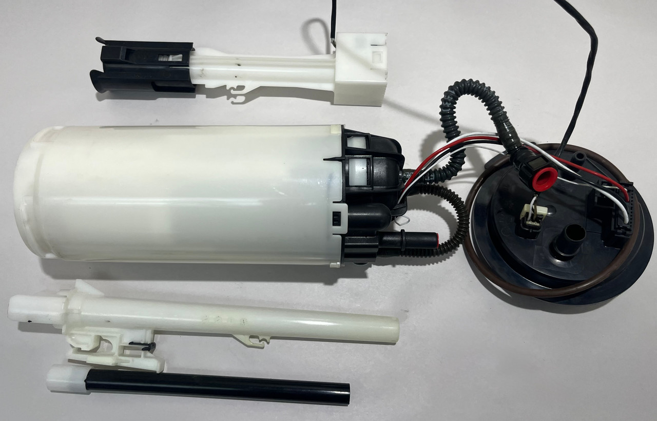 IMG_3616__61435.1770667192.jpg 2020-2024 Chevrolet C8 Corvette Stingray 6.2l OEM Fuel Pump Sending Unit / 84745180 / 51K C8002 - Image 1