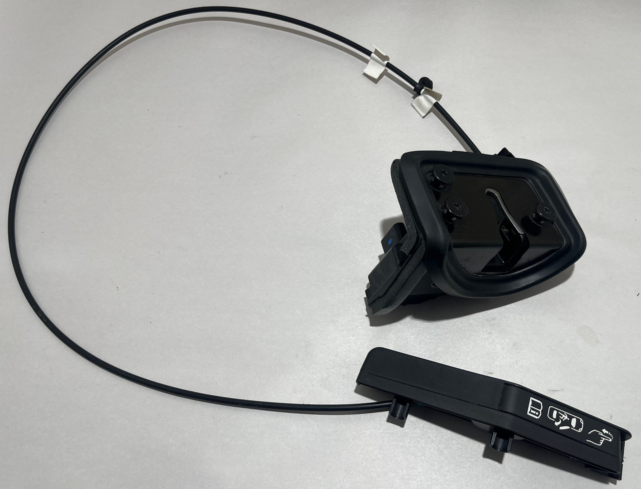 IMG_3629__34933.1770732115.jpg 2020-2024 Chevrolet C8 Corvette Passenger Side Door Latch w/ Release Handle Cable / C8002 - Image 1