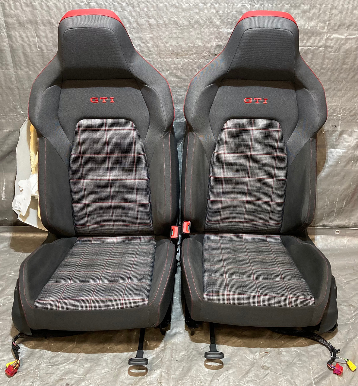 IMG_3696__49294.1747765973.jpg 2022-2024 Volkswagen MK8 GTI ScalePaper Plaid Cloth Front Seats / Pair / *Deployed Airbag* / M8001 - Image 1