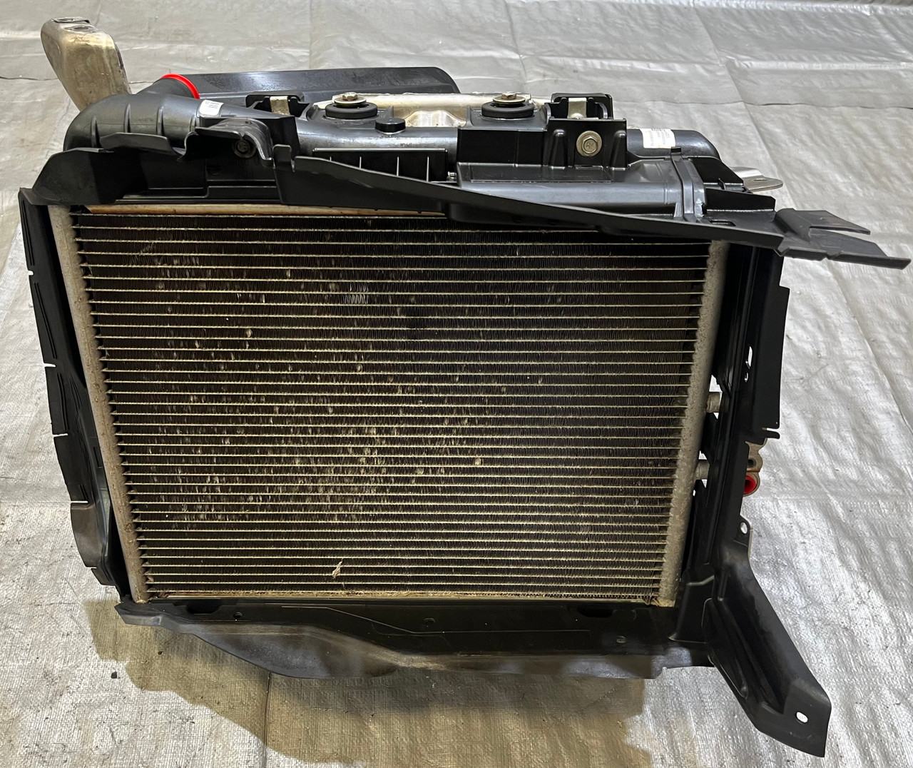 IMG_3746__46386.1770749001.jpg 2020-2025 Chevrolet C8 Corvette Stingray Z51 6.2l Passenger Radiator Assembly w/ Fan / Bracket / 51K C8002 - Image 1