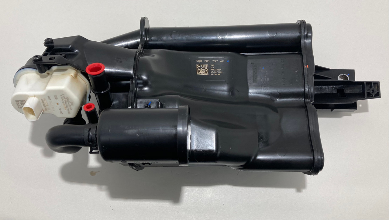 IMG_3766__48960.1747769943.jpg 2022-2024 Volkswagen MK8 Golf R GTI Fuel Vapor EVAP Canister / 5Q0201979AE / 25K M8001 - Image 1