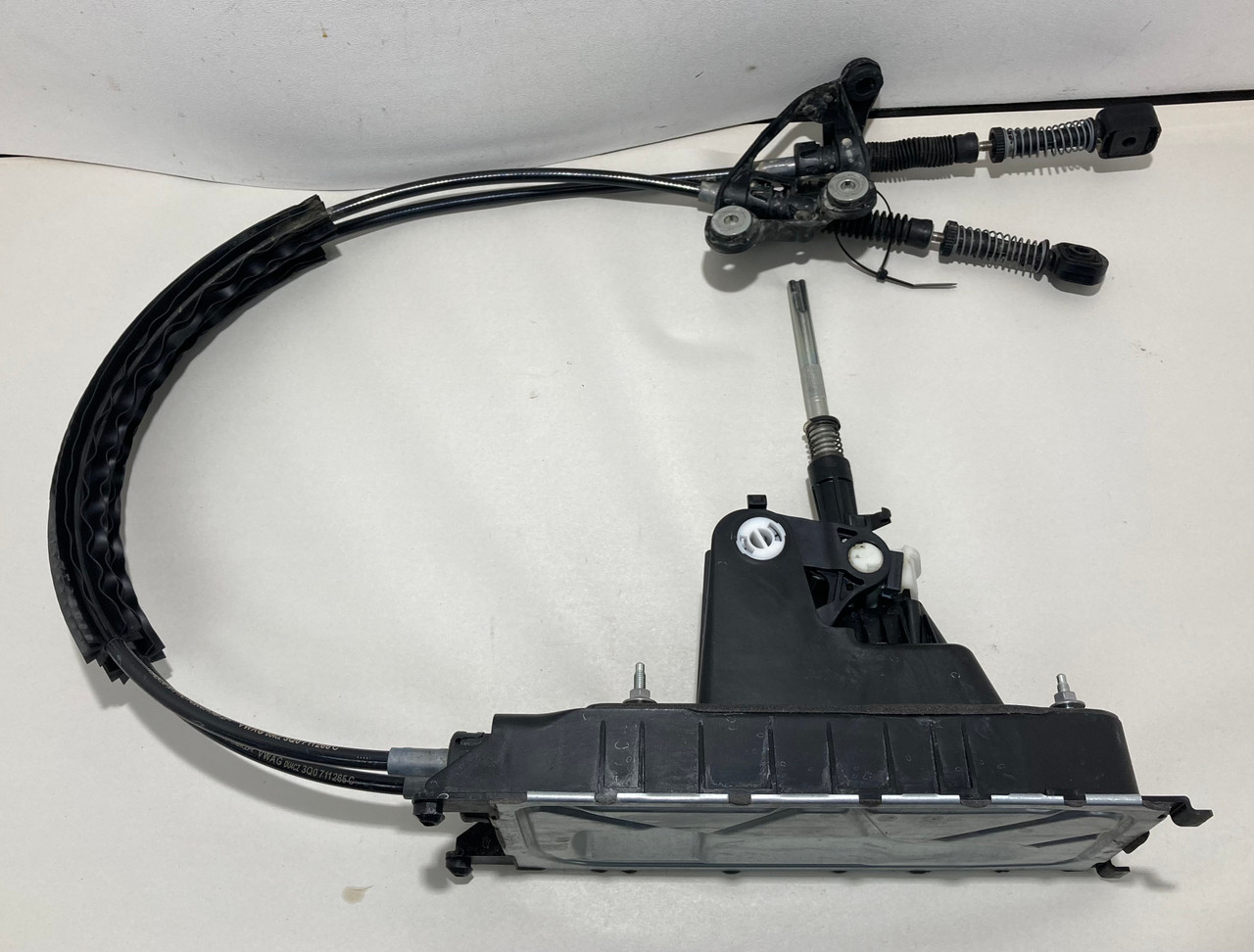 IMG_3780__57320.1747771334.jpg 2022-2024 Volkswagen MK8 GTI 6 Speed Manual Shifter Assembly w/ Cables / 25K M8001 - Image 1