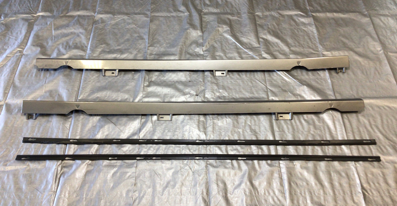 IMG_4032__66669.1639424534.jpg 2015-2017 Volkswagen MK7 GOLF R Side Skirts / Pair / Limestone Grey / M7R01 - Image 1