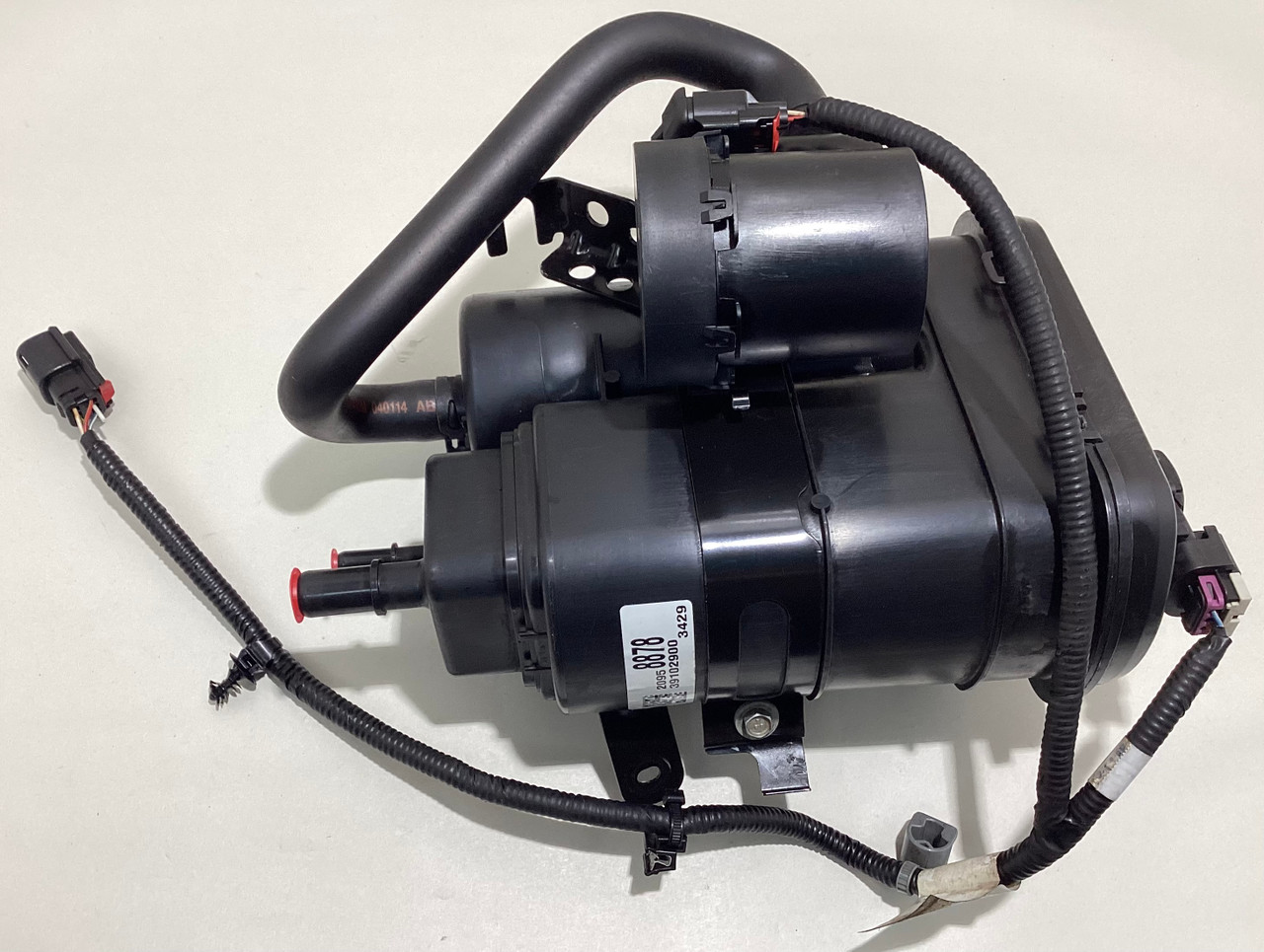 IMG_4071__24311.1754410823.jpg 2014-2019 Chevrolet C7 Corvette OEM Fuel Vapor Canistor / 50K C7007 - Image 1