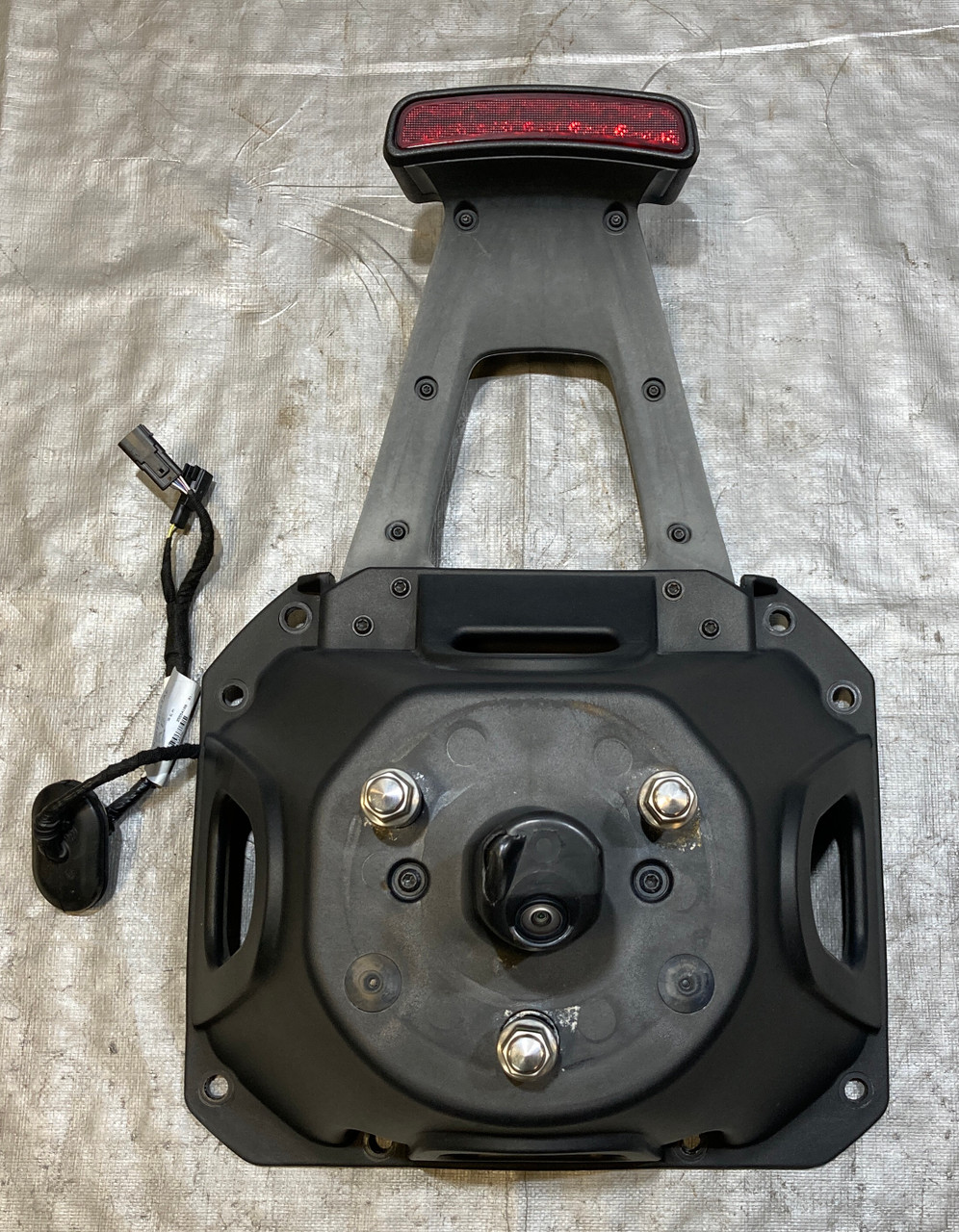 IMG_4317__37932.1759427881.jpg 2021-2023 Ford Bronco OEM Spare Tire Carrier w/ Back Up Reverse Camera *DAMAGE* / BR004 - Image 1
