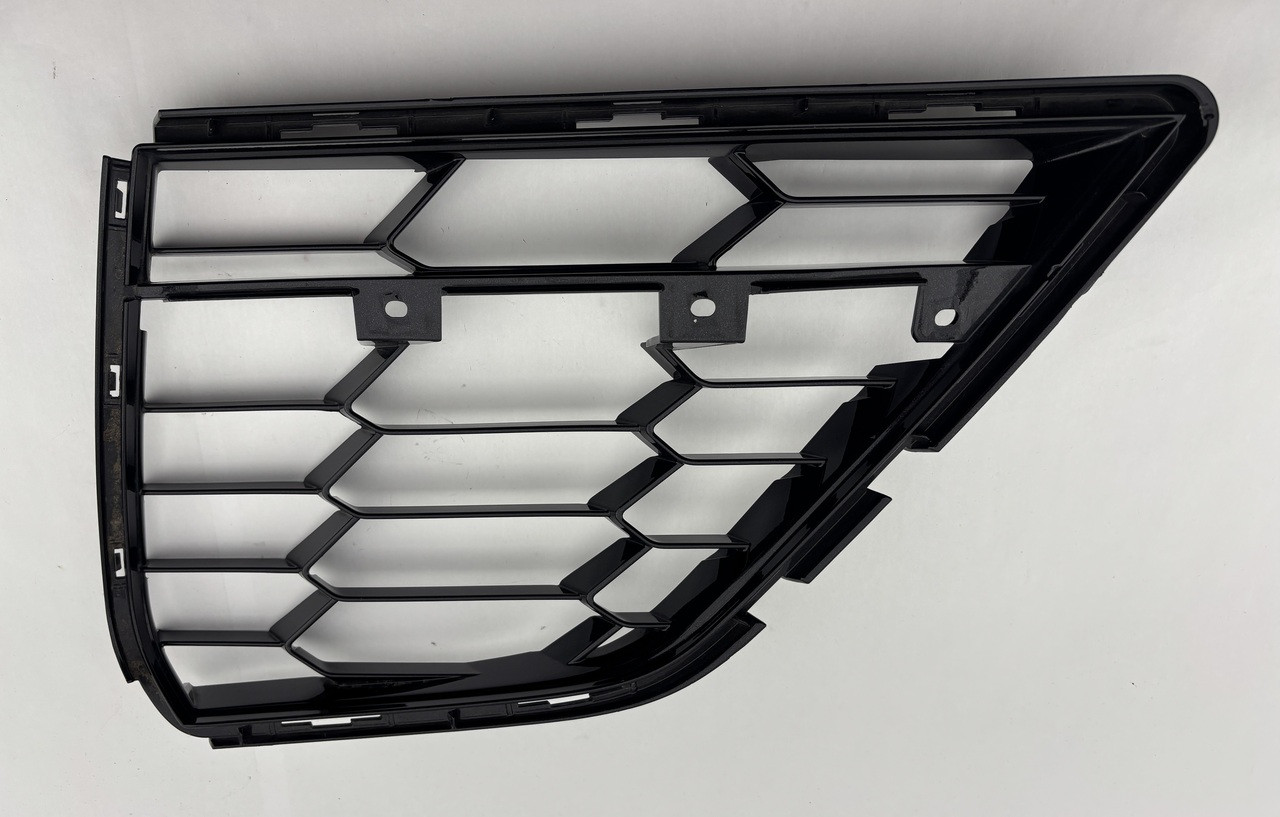 IMG_4775__64194.1769536194.jpg 2020-2024 Chevrolet C8 Corvette Stingray Passenger Side Front Bumper Grille w/ Trim / Carbon Flash / C8001 - Image 1