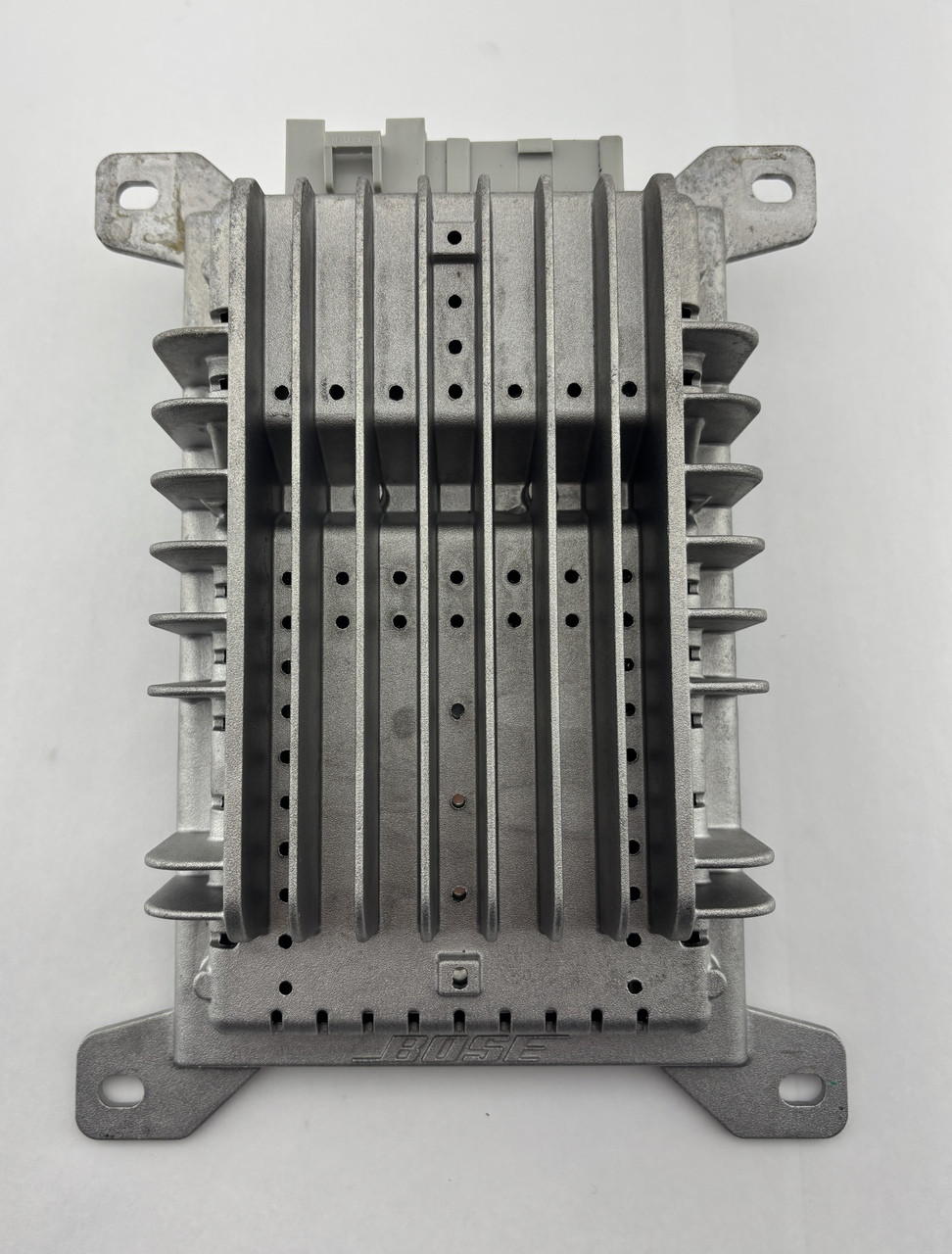 IMG_5497__69473.1769712331.jpg 2007-2009 Chevrolet Corvette C6 Bose Audio 7 Channel Amplifier / 15903398 / C6022 - Image 1