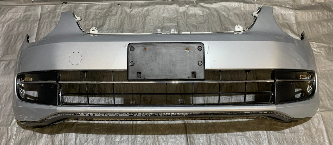 IMG_5504__16023.1663598716.jpg *DAMAGED* 2012-2016 Volkswagen Beetle Turbo Front Bumper Cover w/ Grille / VB006 - Image 1