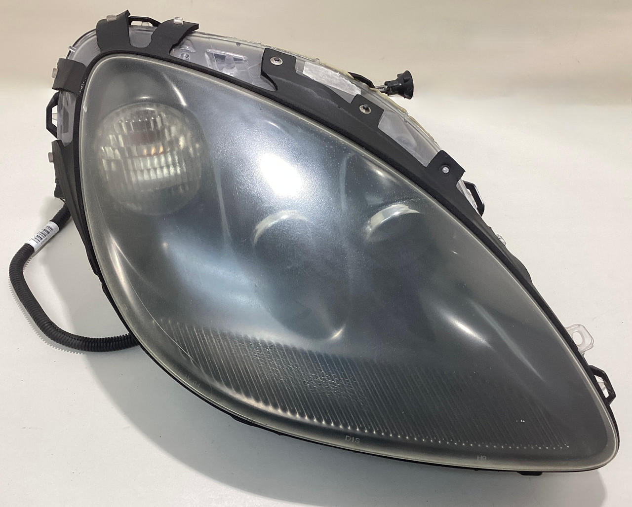 IMG_5639__16882.1721398686.jpg *DAMAGE* 2005-2013 Chevrolet Corvette C6 Passenger Side Xenon HID Headlight / C6015 - Image 1