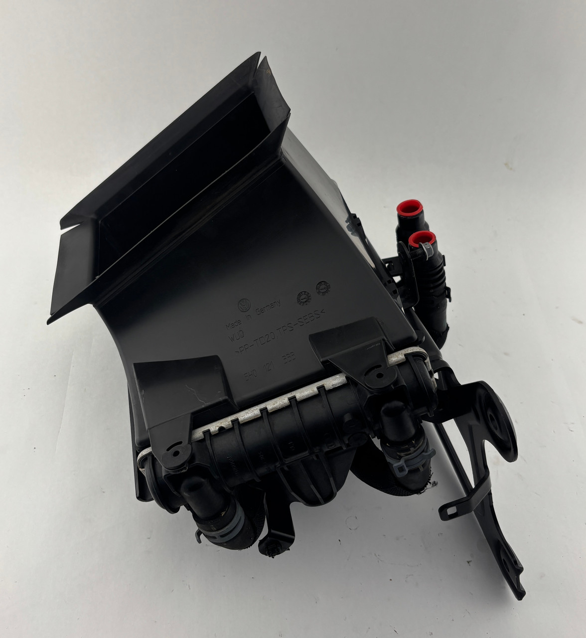 IMG_5825__72429.1782152845.jpg 2022-2025 Volkswagen MK8 Golf R Passenger Side Auxiliary Cooling Radiator / 19K M8R01 - Image 1