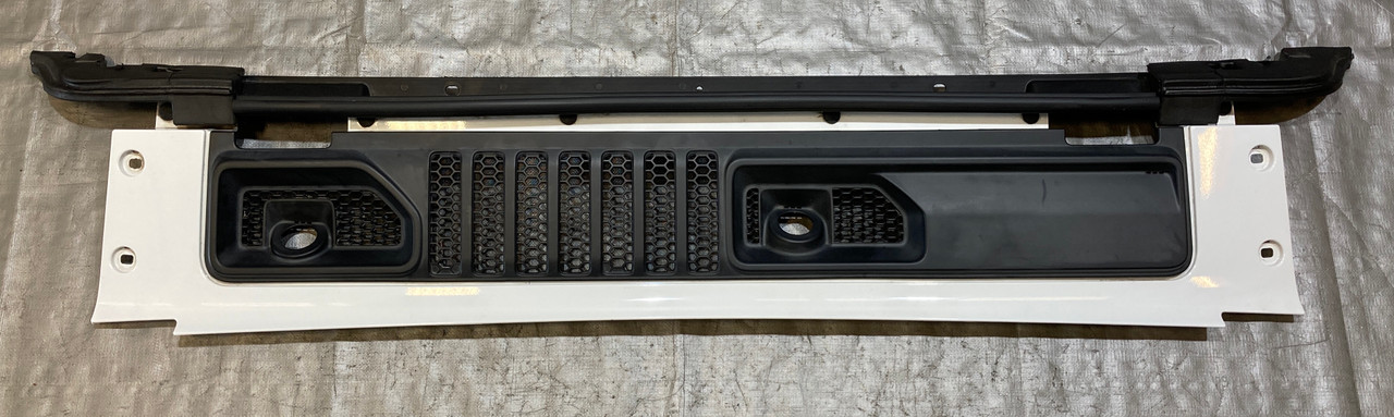 IMG_6623__61219.1760036563.jpg 2018-2023 Jeep Wrangler JL / Gladiator JT OEM Wiper Cowl Trim Panel / Bright White JL010 - Image 1