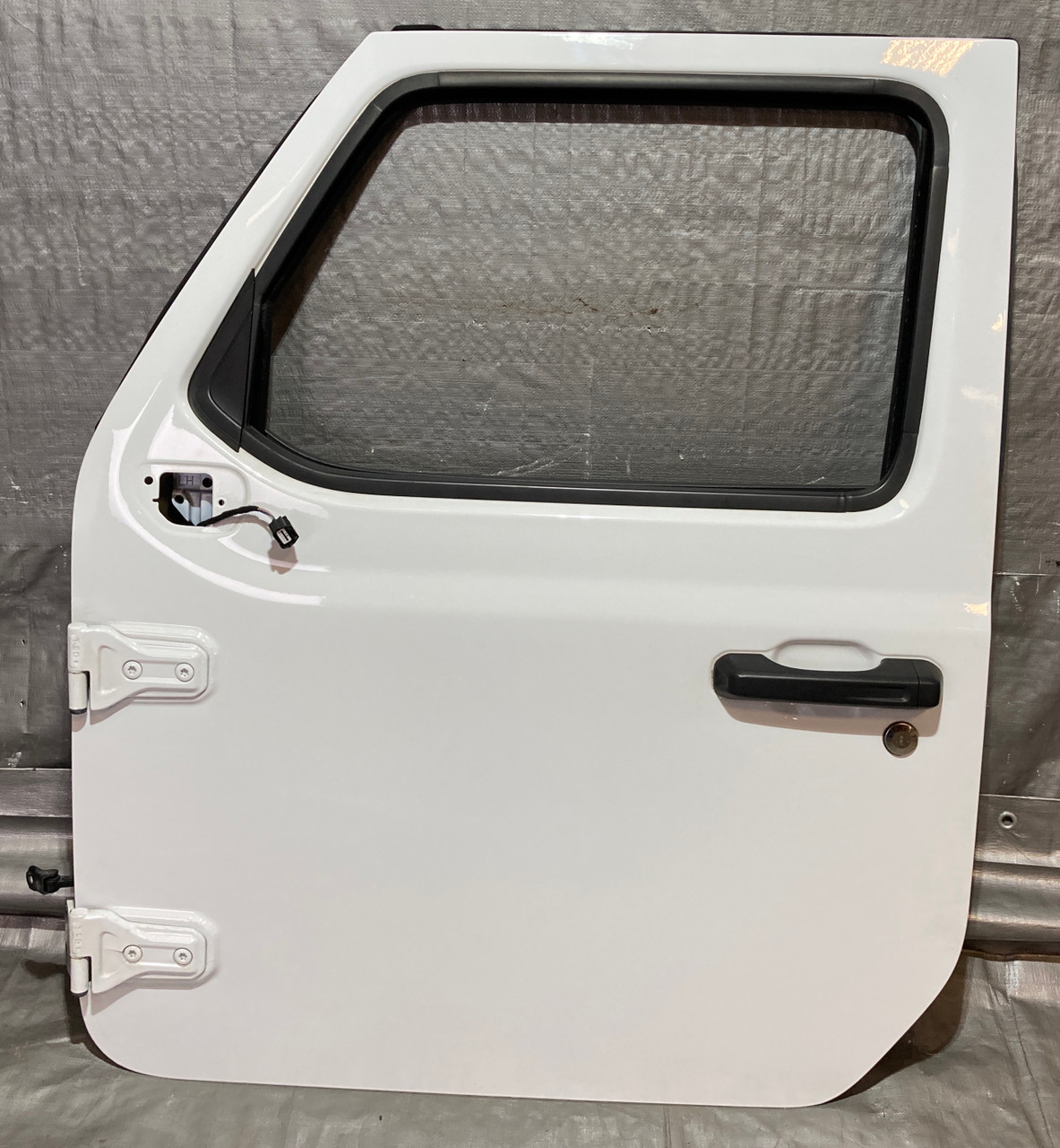 IMG_7216__91453.1760366354.jpg 2018-2024 Jeep Wrangler JL Unlimited 4DR / Gladiator JT Driver Front Door Assembly / Bright White JL010 - Image 1