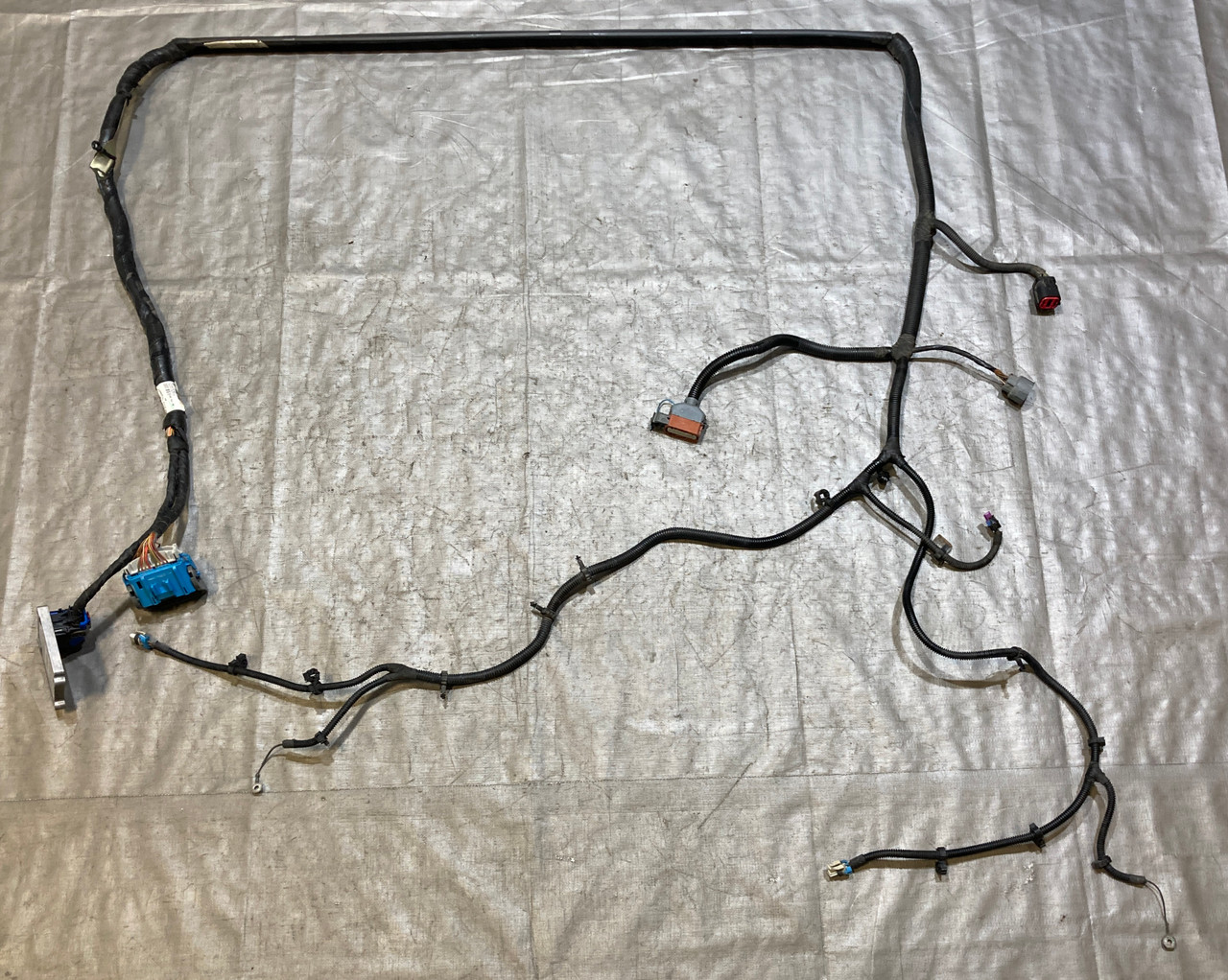 IMG_7330__18692.1764020073.jpg 2005 Chevrolet Corvette C6 Transmission Torque Tube Wiring Harness / Automatic / 10353295 / 74K C6020 - Image 1