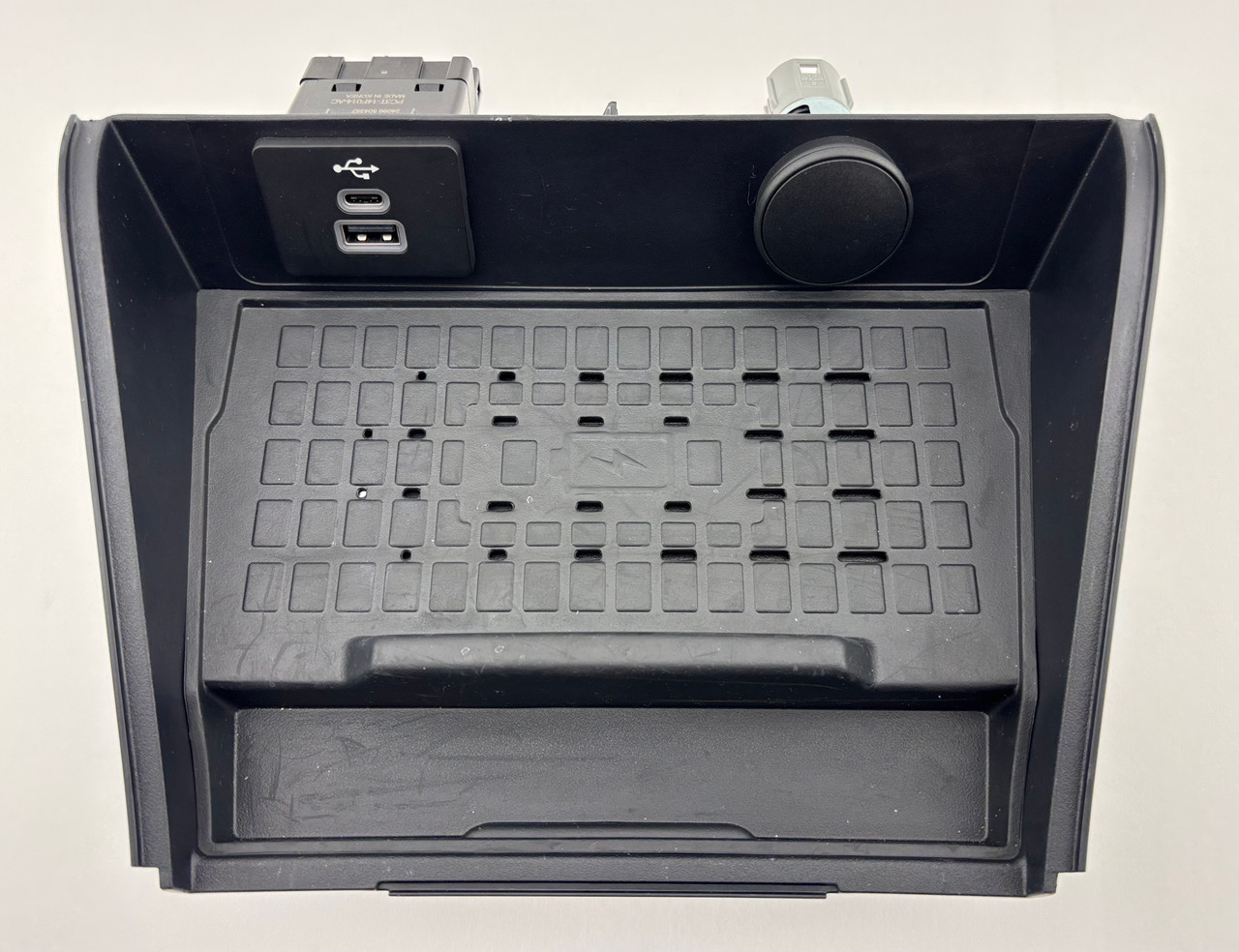 IMG_7748__02801.1777388079.jpg 2024-2025 Ford Mustang S650 Front Console / Wireless Charging Pad / USB Ports / FM202 - Image 1