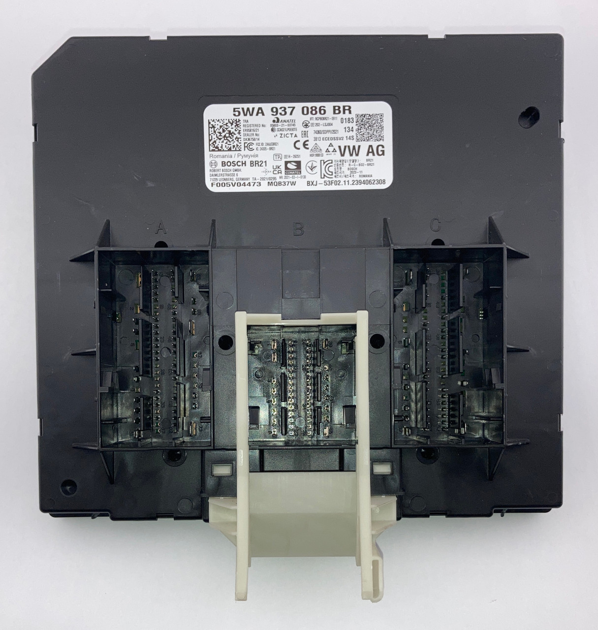 IMG_7922__08038.1760472418.jpg 2024 Volkswagen MK8 GTI Body Control Module BCM / 5WA 937 086 BR / M8002 - Image 1