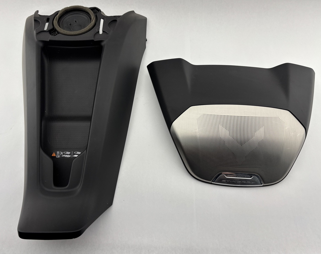 IMG_8376__01640.1770754848.jpg 2020-2023 Chevrolet C8 Corvette 2LT 3LT Rear Console Waterfall Trim Panel w/ Wireless Charger / C8002 - Image 1