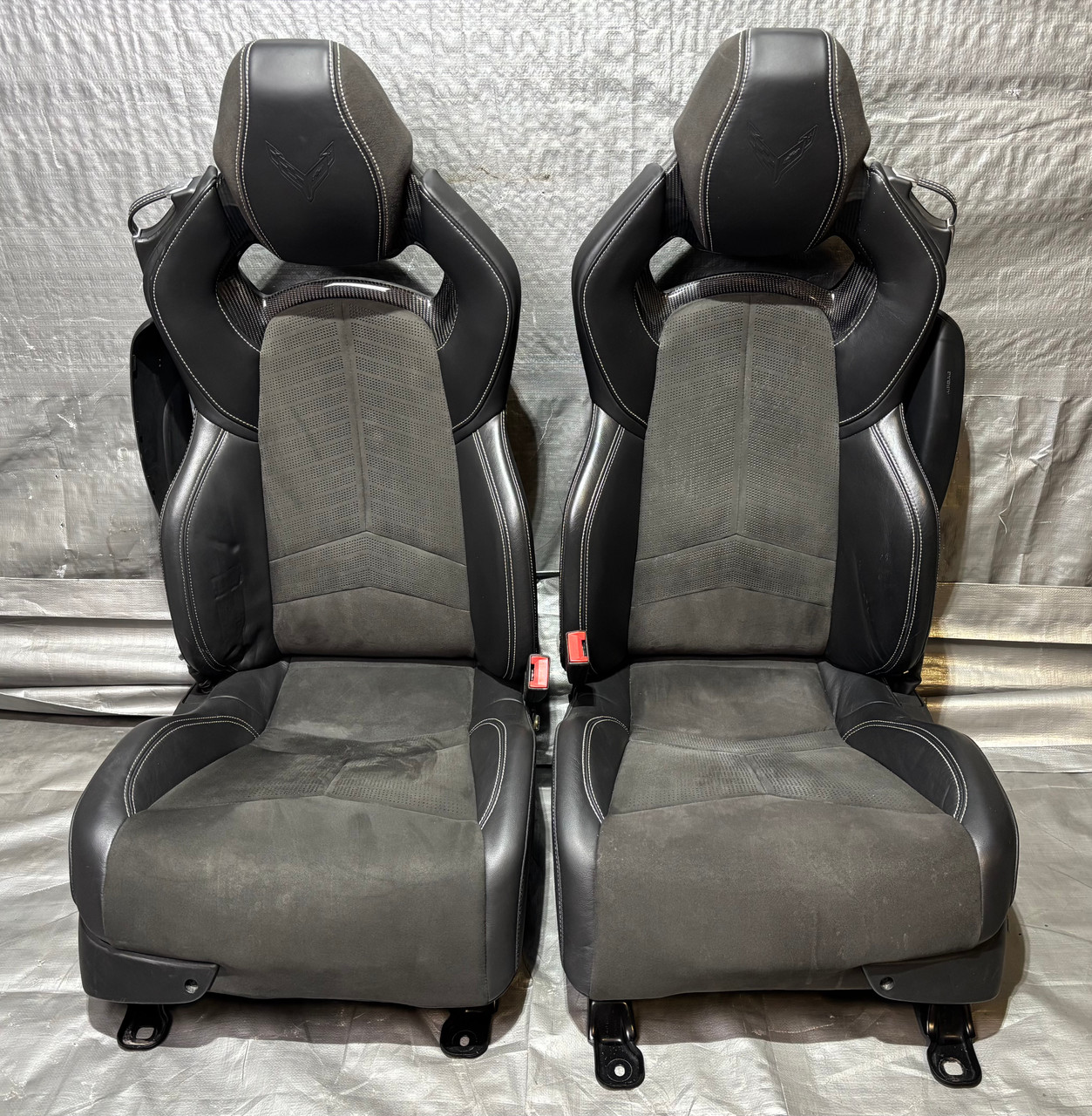 IMG_8484__32550.1770819830.jpg 2020-2025 Chevrolet C8 Corvette Stingray GT2 Bucket Seats / Pair / Black Leather / Suede *DAMAGE* / C8002 - Image 1
