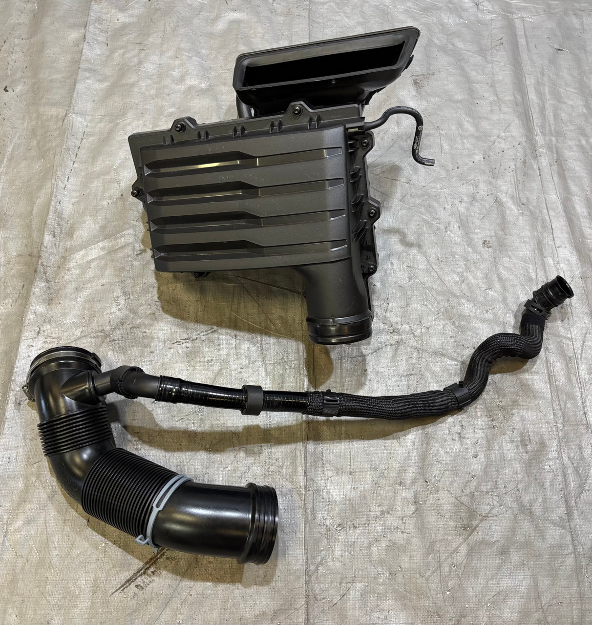 IMG_8749__02864.1782147582.jpg 2022-2025 Volkswagen MK8 Golf R OEM Air Intake Air Box / 19K M8R01 - Image 1