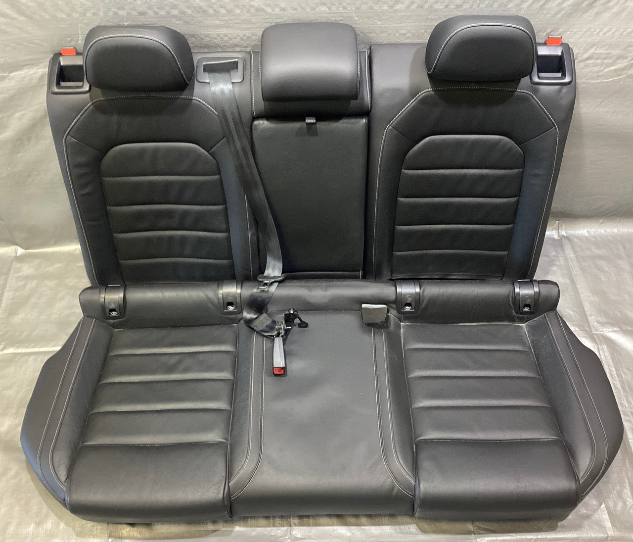 IMG_9243__79261.1742240017.jpg 2015-2017 Volkswagen MK7 Golf R Black Leather Rear Seat Set / M7R09 - Image 1