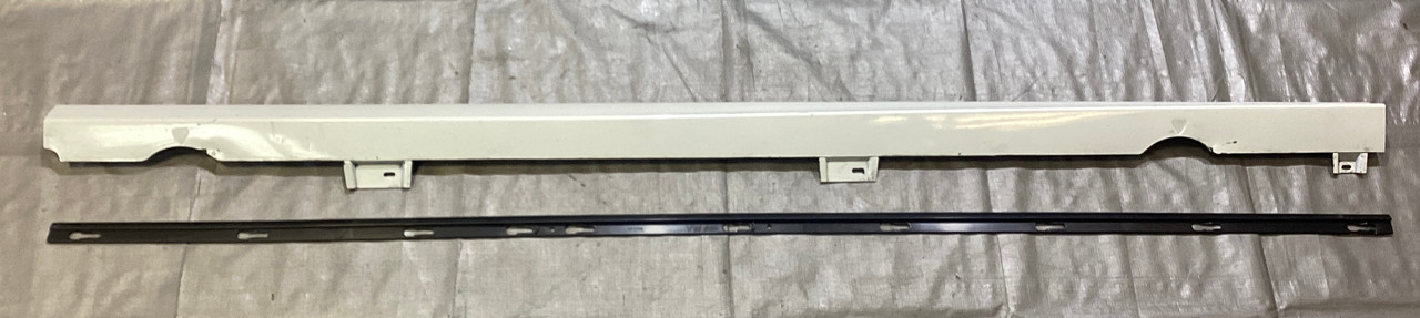 IMG_9366__68352.1742312730.jpg 2015-2017 Volkswagen MK7 Golf R Driver Side Skirt Rocker Panel Trim / Oryx White Pearl M7R09 - Image 1