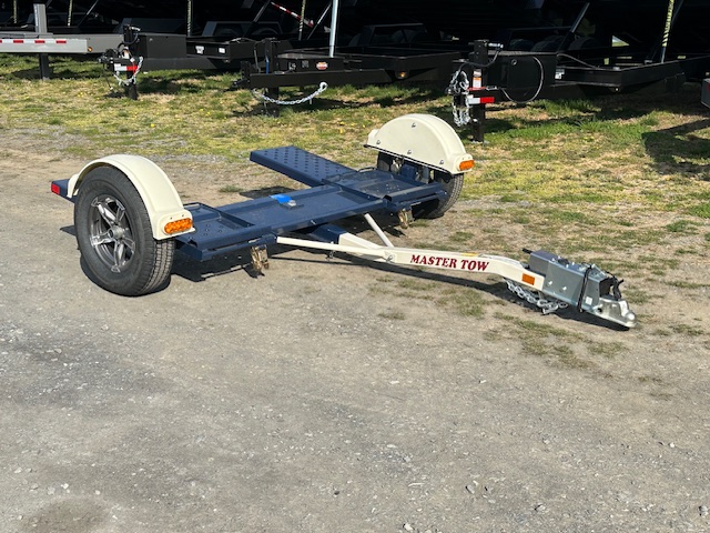 master-tow-80-tow-dolly-hydraulic-disc-brakes.jpg Master Tow 80″ Tow Dolly – Hydraulic Disc Brakes - Image 1