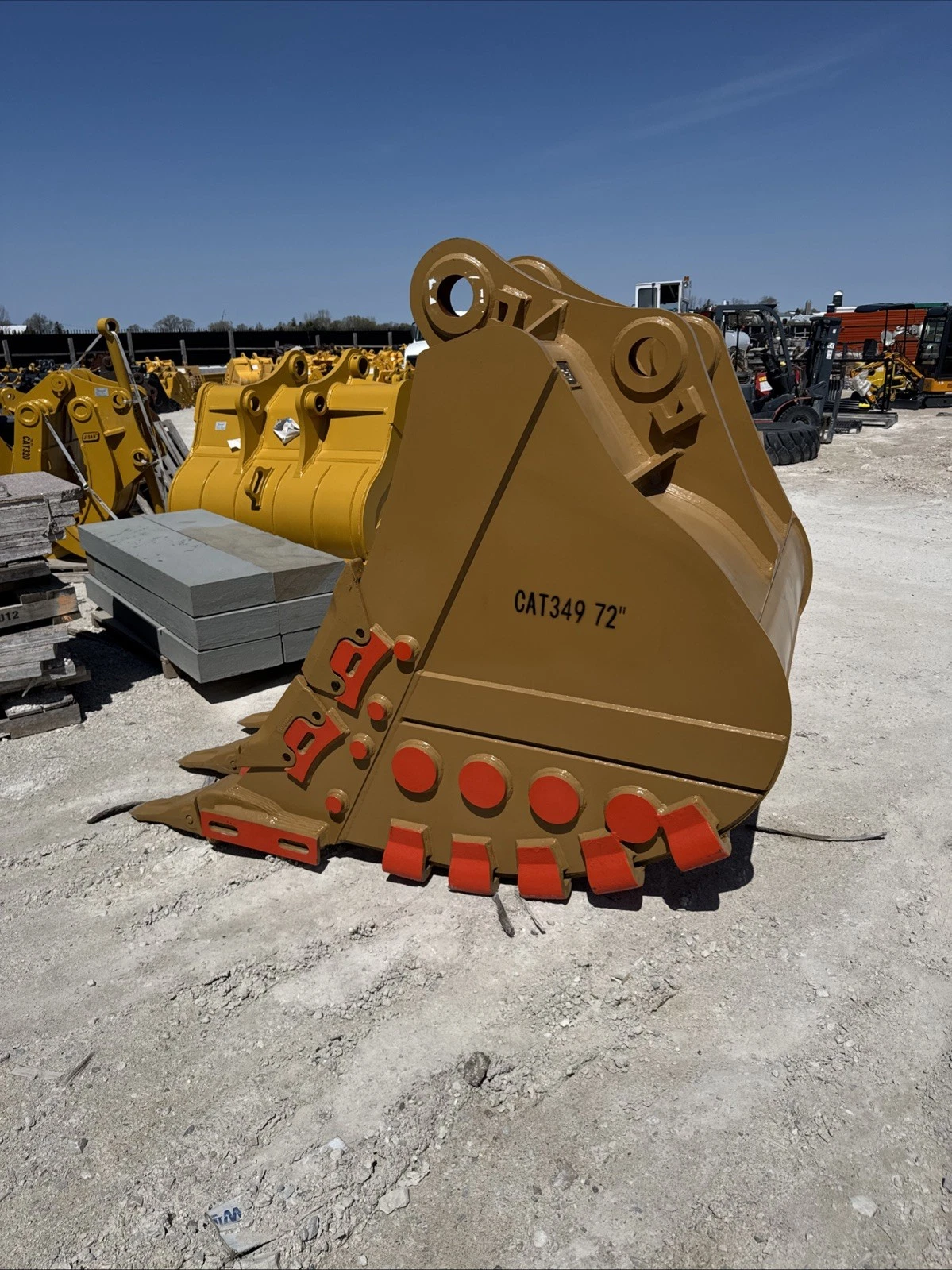 s-l1600-34.webp Cat 365 Excavator 72 Inch Tooth Bucket New Caterpillar 110 120 Mm Pin - Image 1