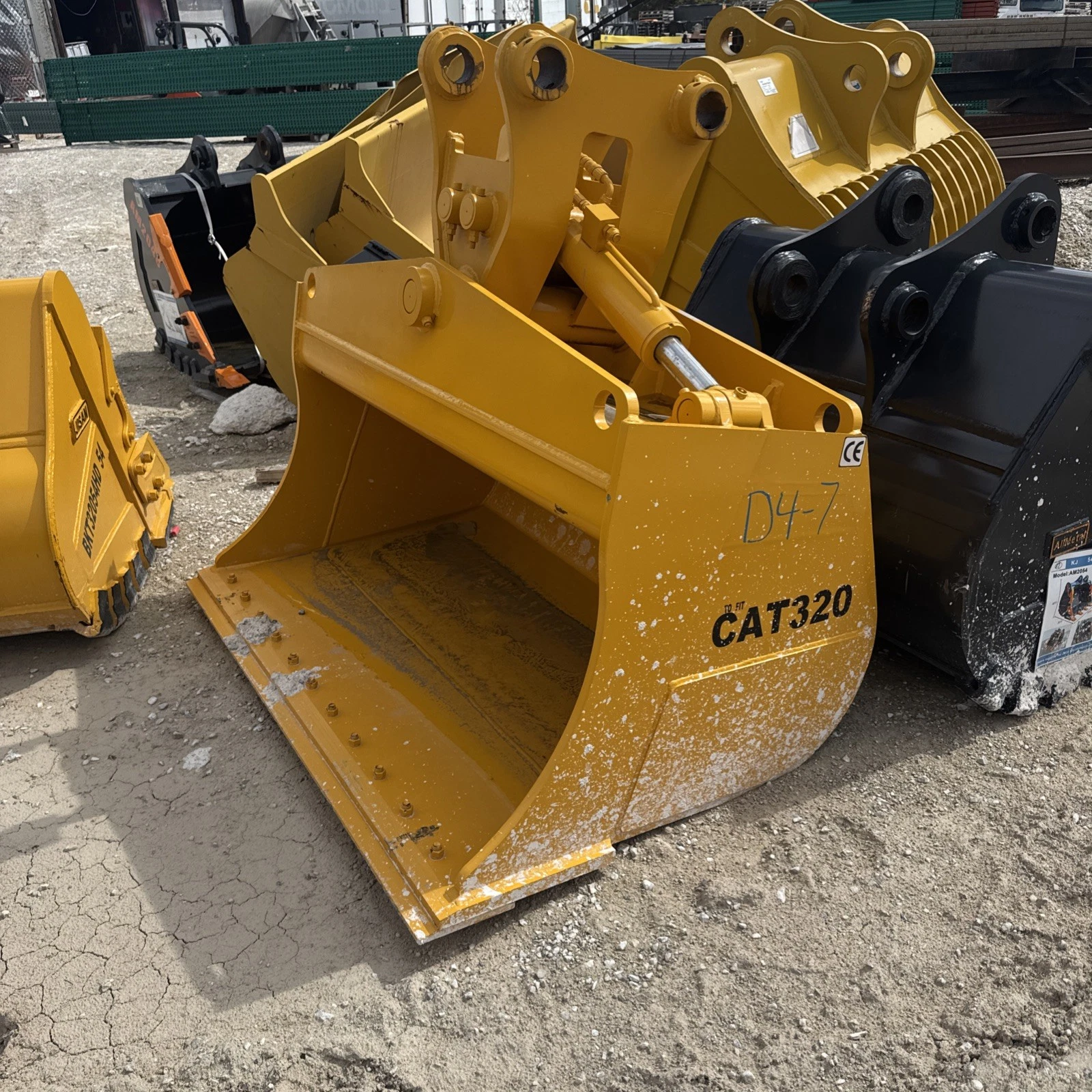 s-l1600-35.webp 72″ Excavator Hydraulic Tilt Bucket for Cat 320 80 Mm Pin New Komatsu Volvo - Image 1