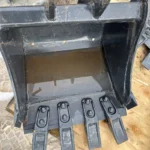 Bobcat Mini Excavator Tooth Bucket 16 Inch 6715497 30 Mm Pin New - Image 4