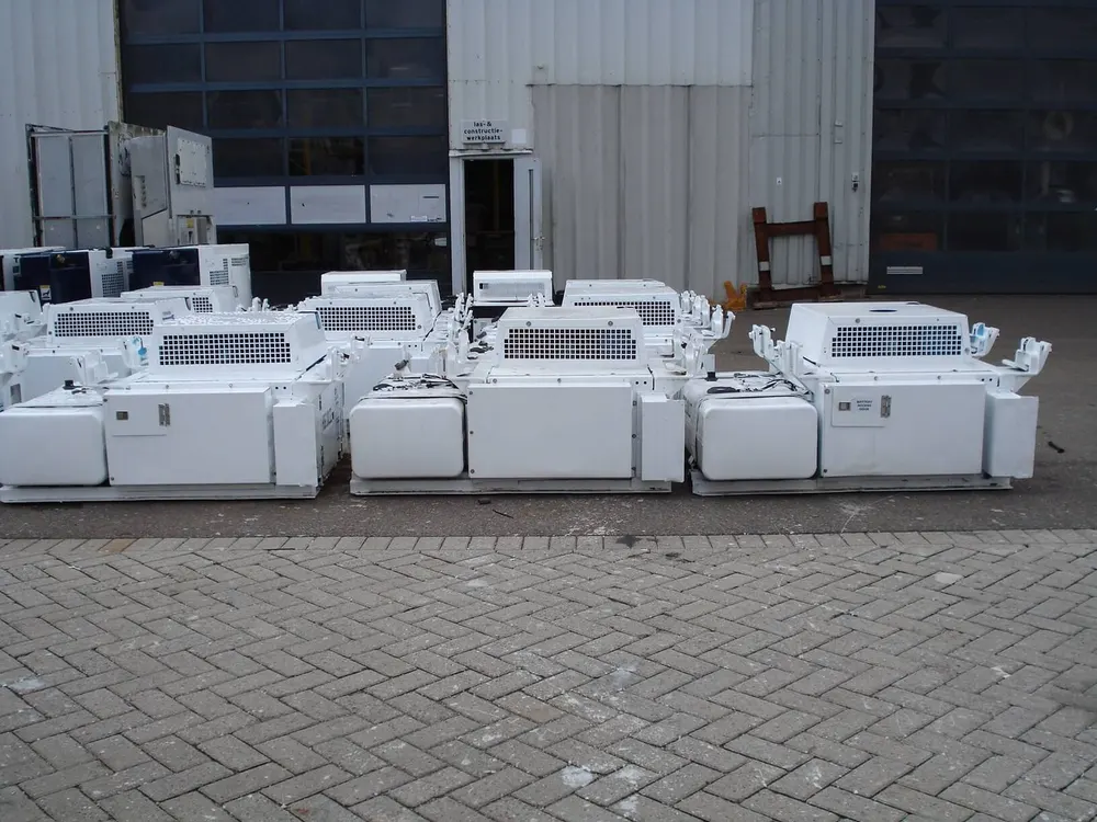 carrier-powerline-69ug15-068s-13-undermount-genset-1.webp Carrier PowerLINE 69UG15-068S-13 Undermount Genset - Image 1